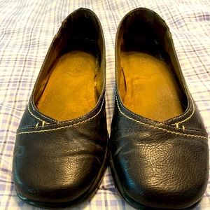 Aerosoles flats, brown, size 8